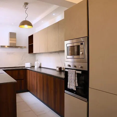 Spinola * Saint Julian's